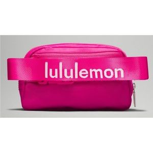 NWT Lululemon Sonic Pink w White Wordmark everywhere belt bag.